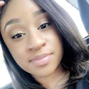 Meet your Posher, Ronique